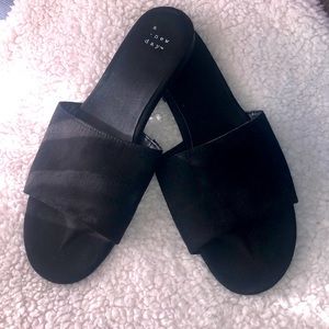 A new day black sandals size 9